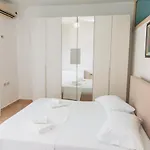 Linda * Vlorë